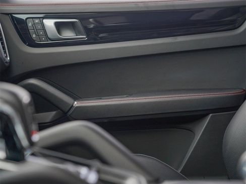 Used 2023 Porsche Cayenne GTS image 18