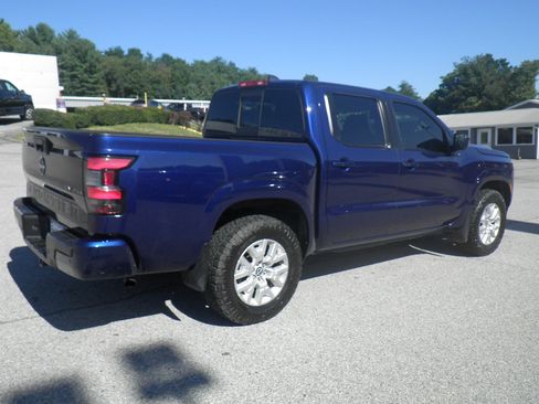 Used 2022 Nissan Frontier SV image 7