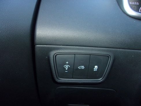 Used 2023 Hyundai Santa Cruz SE image 24