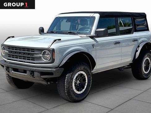 Used 2023 Ford Bronco 4-Door w/ Sasquatch Package AWD/4WD image 1