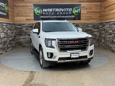 Used 2023 GMC Yukon SLT AWD/4WD image 2