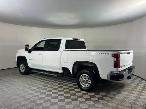 Used 2025 Chevrolet Silverado 2500 LT w/ Convenience Package image 8