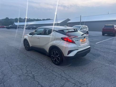 Used 2020 Toyota C-HR XLE FWD image 3