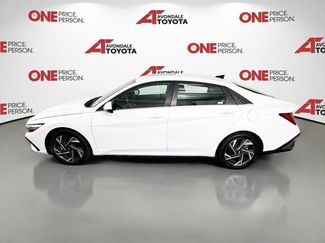 Used 2025 Hyundai Elantra Limited FWD video 4