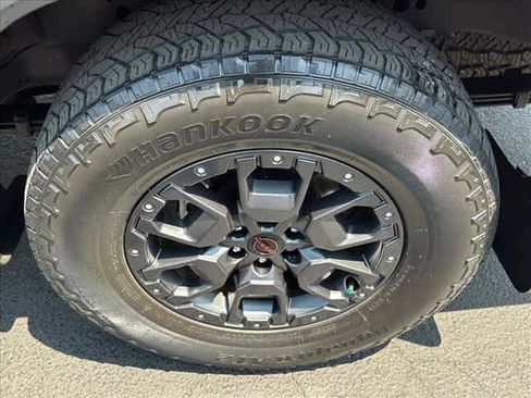 Used 2022 Nissan Frontier PRO-4X w/ Pro-4X Premium Package AWD/4WD image 27
