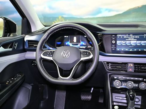 Used 2024 Volkswagen Taos SE image 52