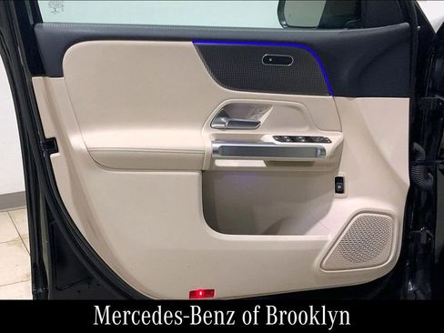 Certified 2022 Mercedes-Benz GLB 250 4MATIC image 22