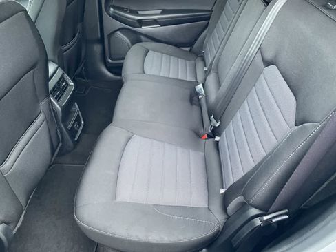 Used 2020 Ford Edge SE image 21