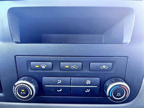 Used 2020 Nissan NV 2500 SV image 34