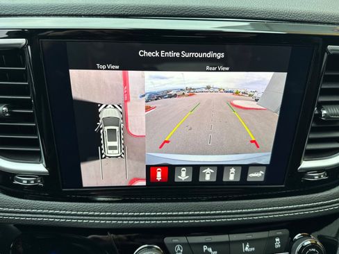 New 2026 Chrysler Pacifica Limited w/ Uconnect Theater Family Group FWD image 25