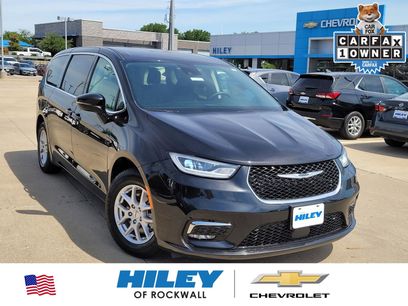 Used 2024 Chrysler Pacifica Touring-L