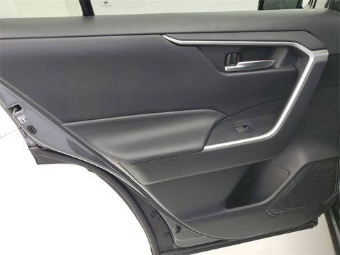 Used 2020 Toyota RAV4 XLE image 15