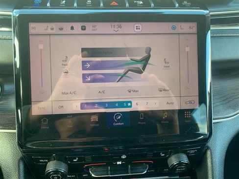 Used 2022 Jeep Grand Cherokee Limited 4xe image 27