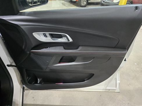 Used 2015 Chevrolet Equinox LT image 32