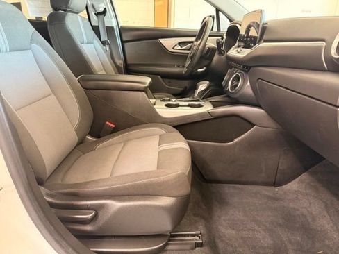 Used 2024 Chevrolet Blazer LT FWD image 24
