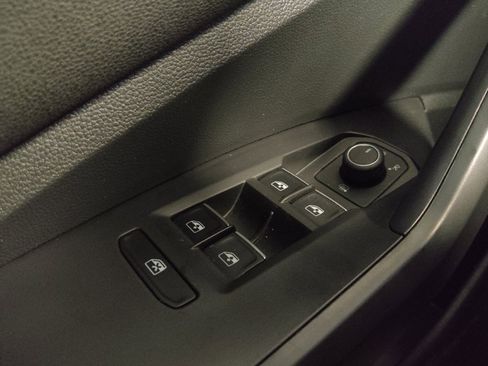 Used 2024 Volkswagen Jetta SE w/ Panoramic Sunroof Package FWD image 27