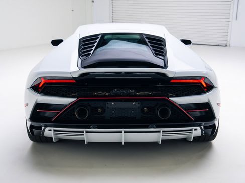 Used 2020 Lamborghini Huracan EVO image 27