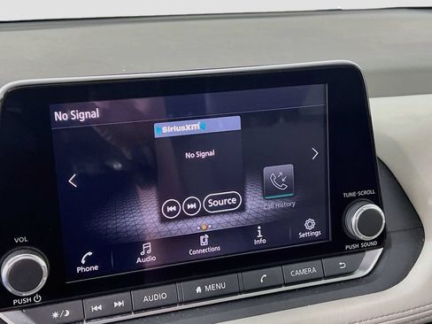 Used 2023 Nissan Rogue SL AWD/4WD image 12