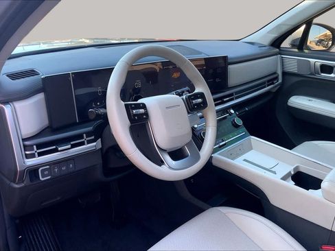 Used 2025 Hyundai Santa Fe SEL FWD image 17