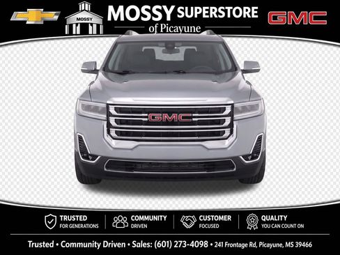 Used 2023 GMC Acadia SLT w/ LPO, Floor Liner Package FWD image 6