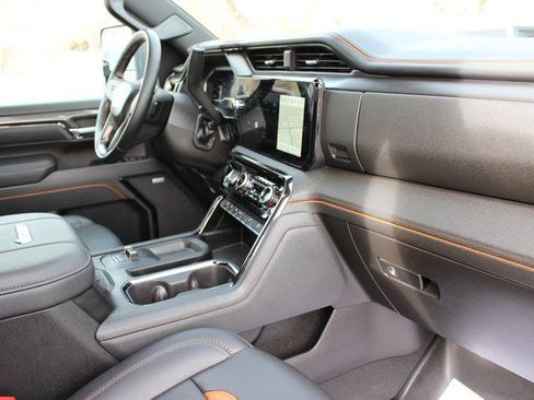 Used 2025 GMC Sierra 3500 AT4 image 21