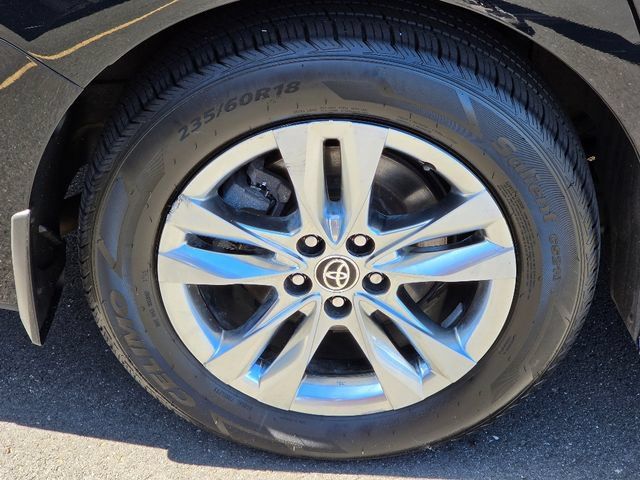 Used 2024 Toyota Sienna XLE w/ XLE Plus Package AWD/4WD image 12