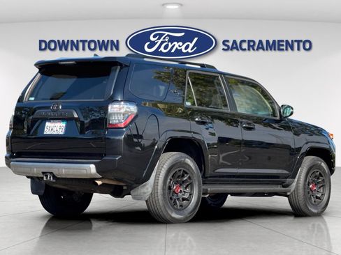 Used 2020 Toyota 4Runner TRD Off-Road Premium AWD/4WD image 3