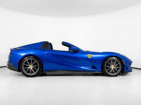 Used 2022 Ferrari 812 GTS RWD image 10