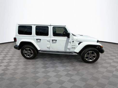 Used 2023 Jeep Wrangler Unlimited Sahara AWD/4WD image 5