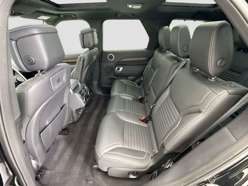 Used 2024 Land Rover Discovery Dynamic SE AWD/4WD image 20