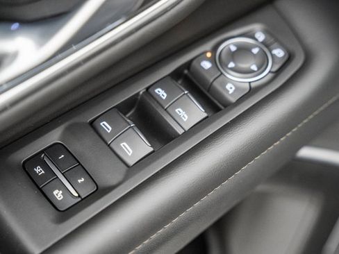 Used 2022 Chevrolet Tahoe High Country image 37