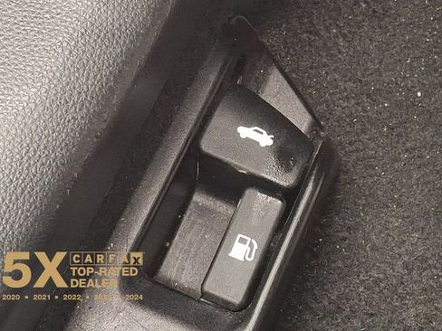 Used 2024 Toyota Corolla LE image 30