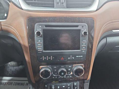 Used 2017 Chevrolet Traverse Premier FWD image 19