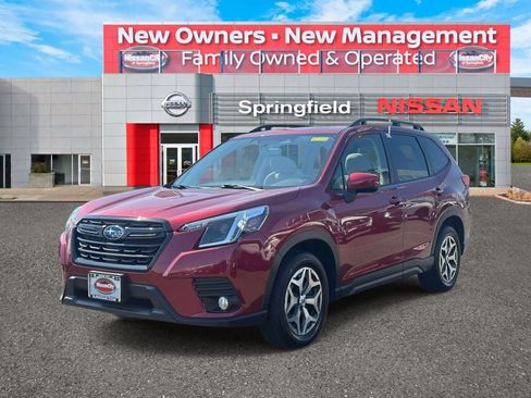 Used 2023 Subaru Forester Premium AWD/4WD image 2
