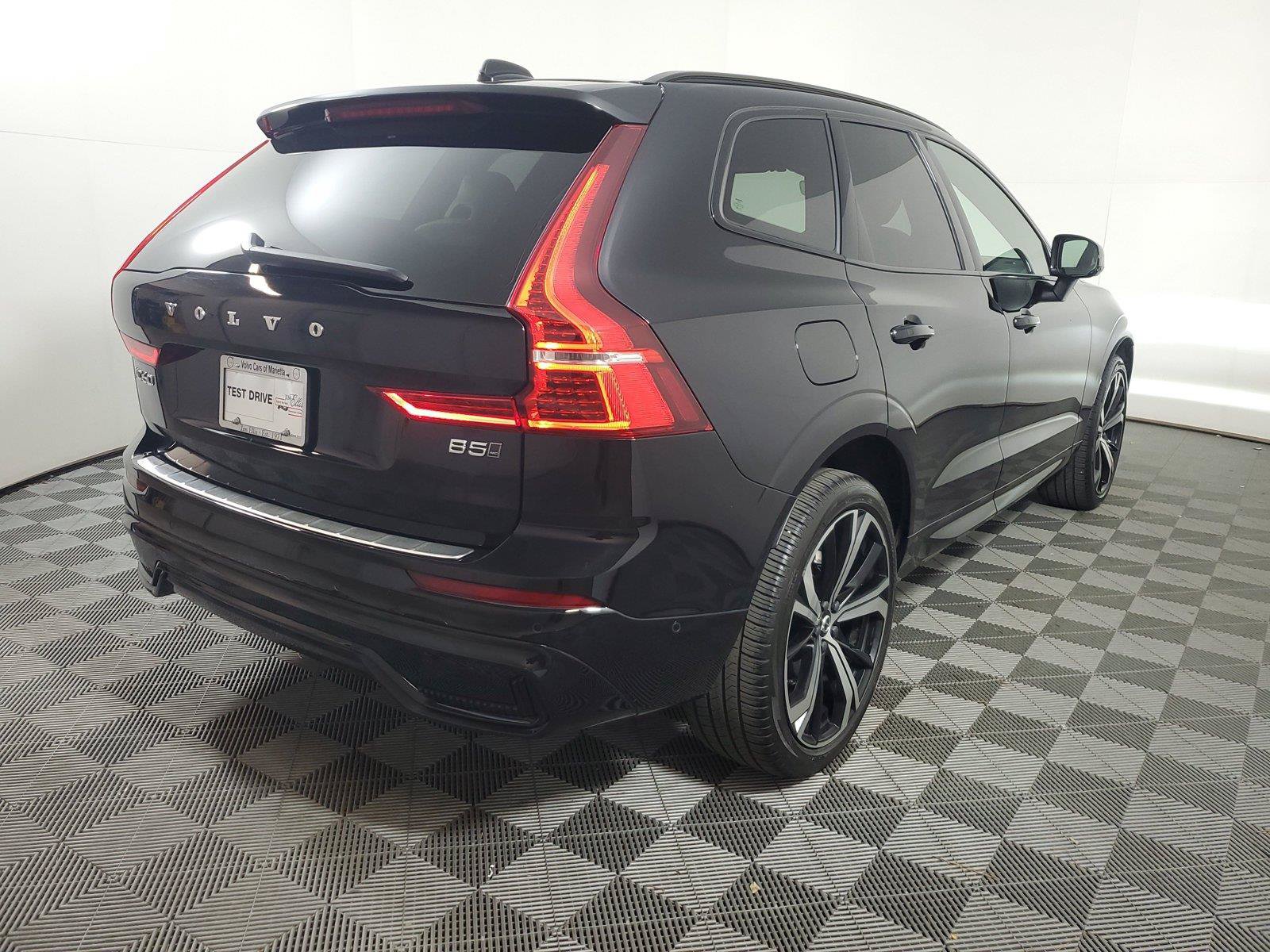 Used 2025 Volvo XC60 B5 Ultra w/ Protection Package Premier AWD/4WD image 6