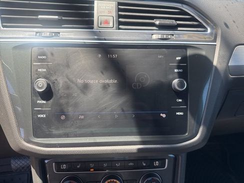 Used 2020 Volkswagen Tiguan SEL FWD image 16