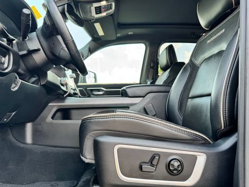 Used 2020 RAM 1500 Laramie AWD/4WD image 17