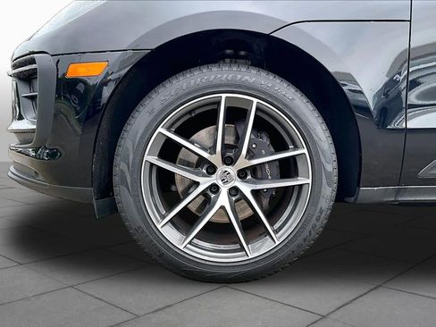 Used 2024 Porsche Macan AWD/4WD image 9