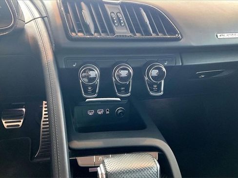 Used 2018 Audi R8 V10 plus image 24