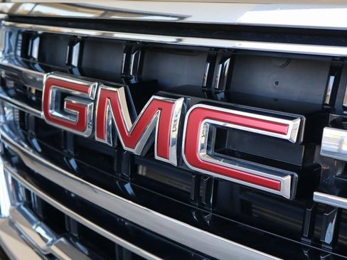 Used 2023 GMC Yukon XL SLT image 55