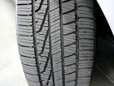 Used 2020 Ford Edge Titanium w/ Cargo Accessory Package image 28