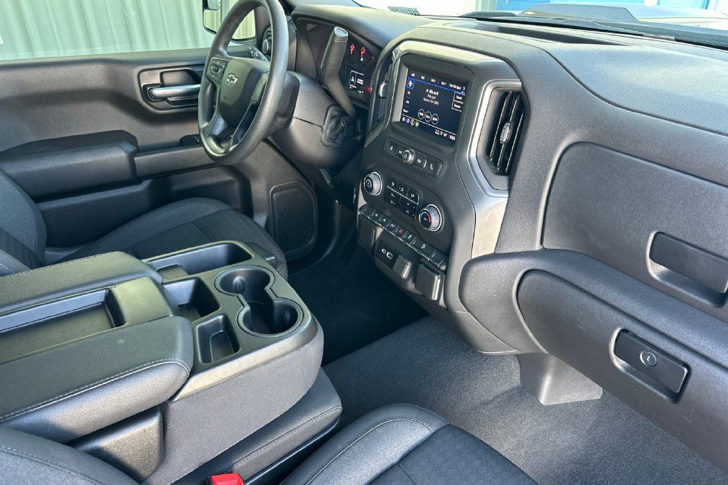 Used 2025 Chevrolet Silverado 1500 Custom Trail Boss AWD/4WD image 15