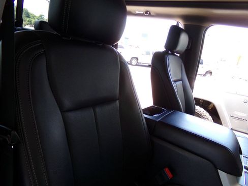Used 2018 Ford F150 Lariat w/ Equipment Group 502A Luxury AWD/4WD image 30