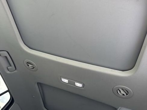 Used 2019 Chevrolet Traverse LT w/ LT Premium Package image 16