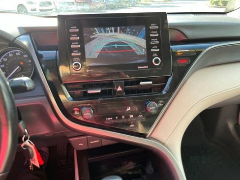 Used 2022 Toyota Camry SE FWD image 23