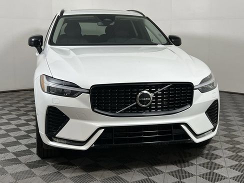 Certified 2025 Volvo XC60 B5 Plus image 4