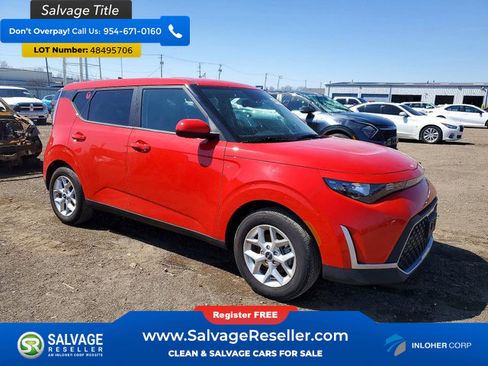 Used 2025 Kia Soul LX w/ LX Technology Package FWD image 5