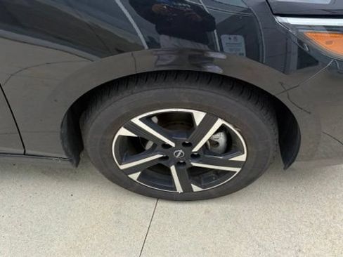 Used 2025 Nissan Sentra SV FWD image 9