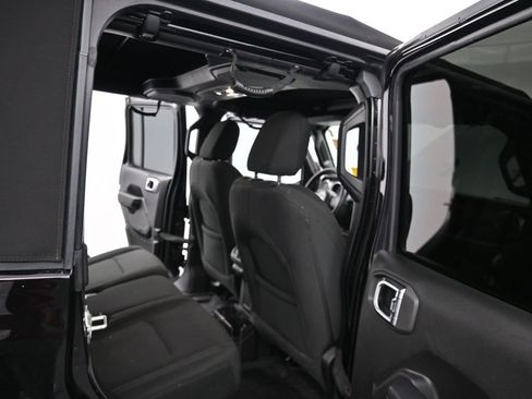 Used 2023 Jeep Gladiator Sport AWD/4WD image 15