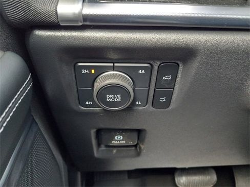 Used 2025 Ford Expedition Platinum w/ Stealth Performance Package image 30